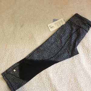 (SOLD)Lululemon Crop pant